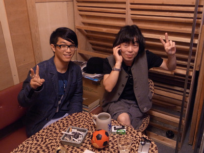 VERYNERD�t�@����SAKAMOTO�ƋL�O�B�e�B���̐����Ԍ�A�]�c����D���B���f�^�V���f�^�V�B